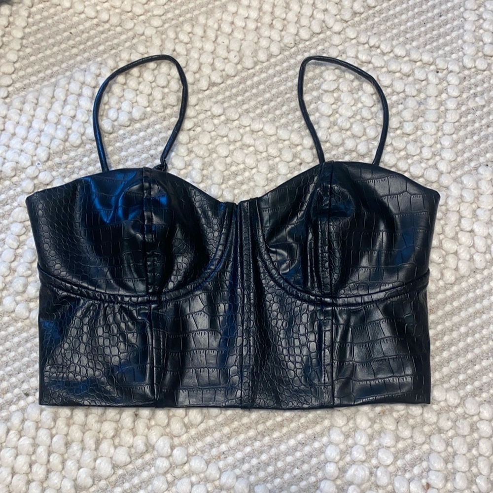 ✨NWOT✨ Snake Pattern Leather Crop Tank
